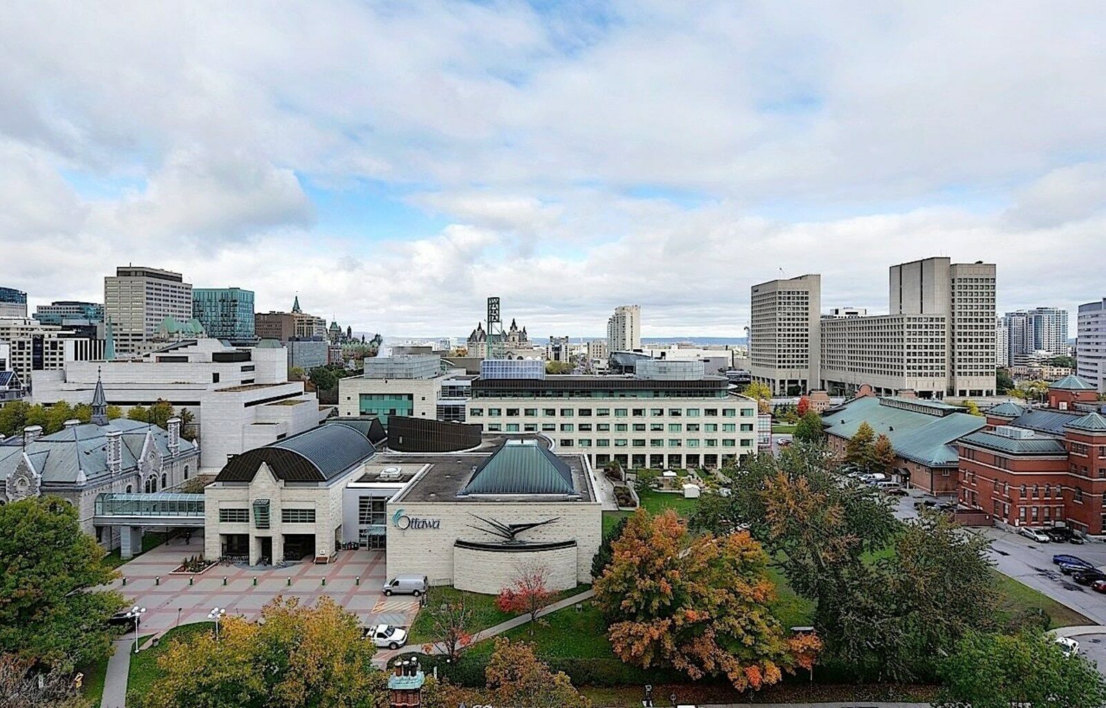 Ottawa Embassy Hotel & Suites Exterior foto